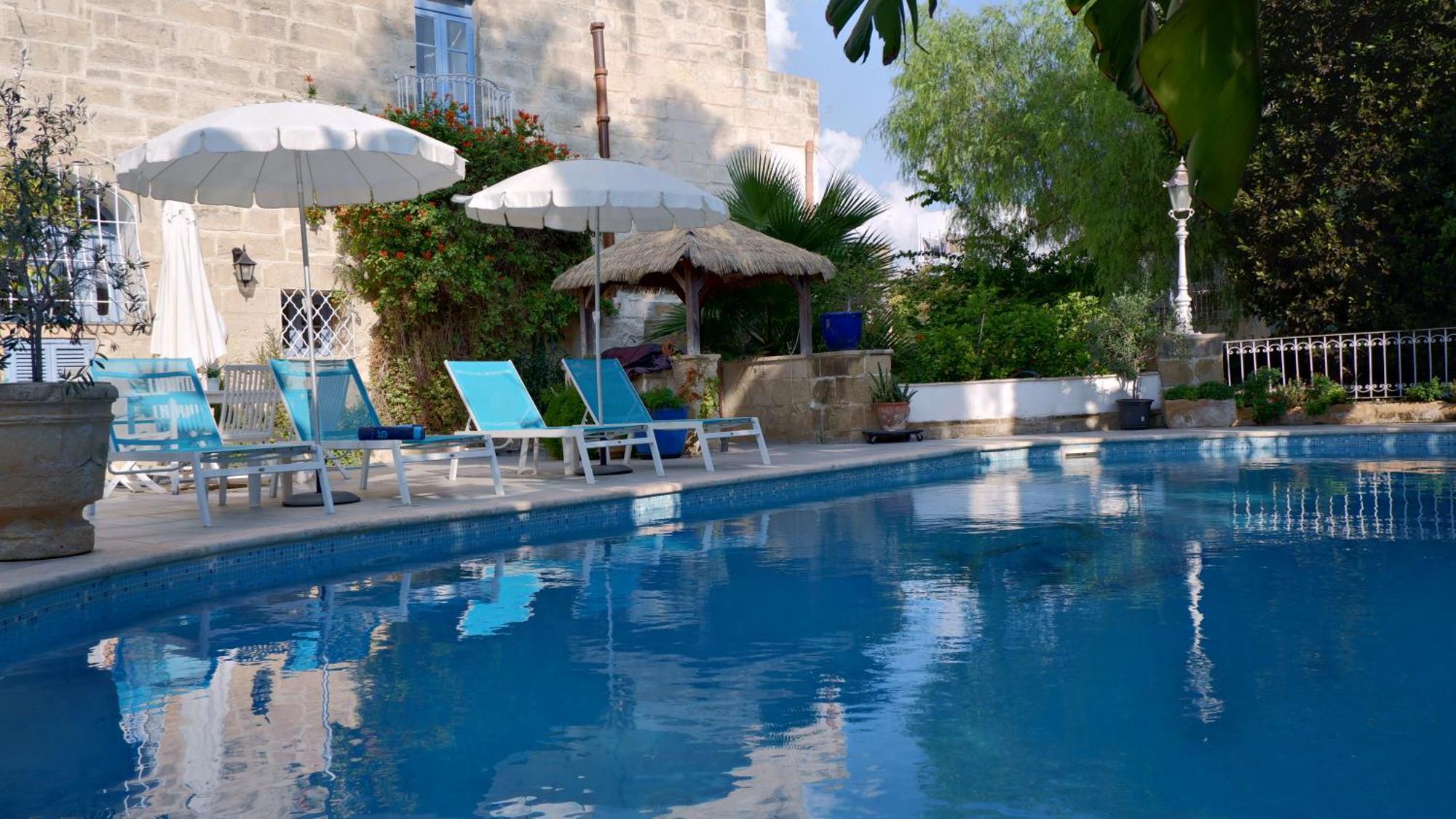 Village Knights Accommodation Żebbuġ Buitenkant foto