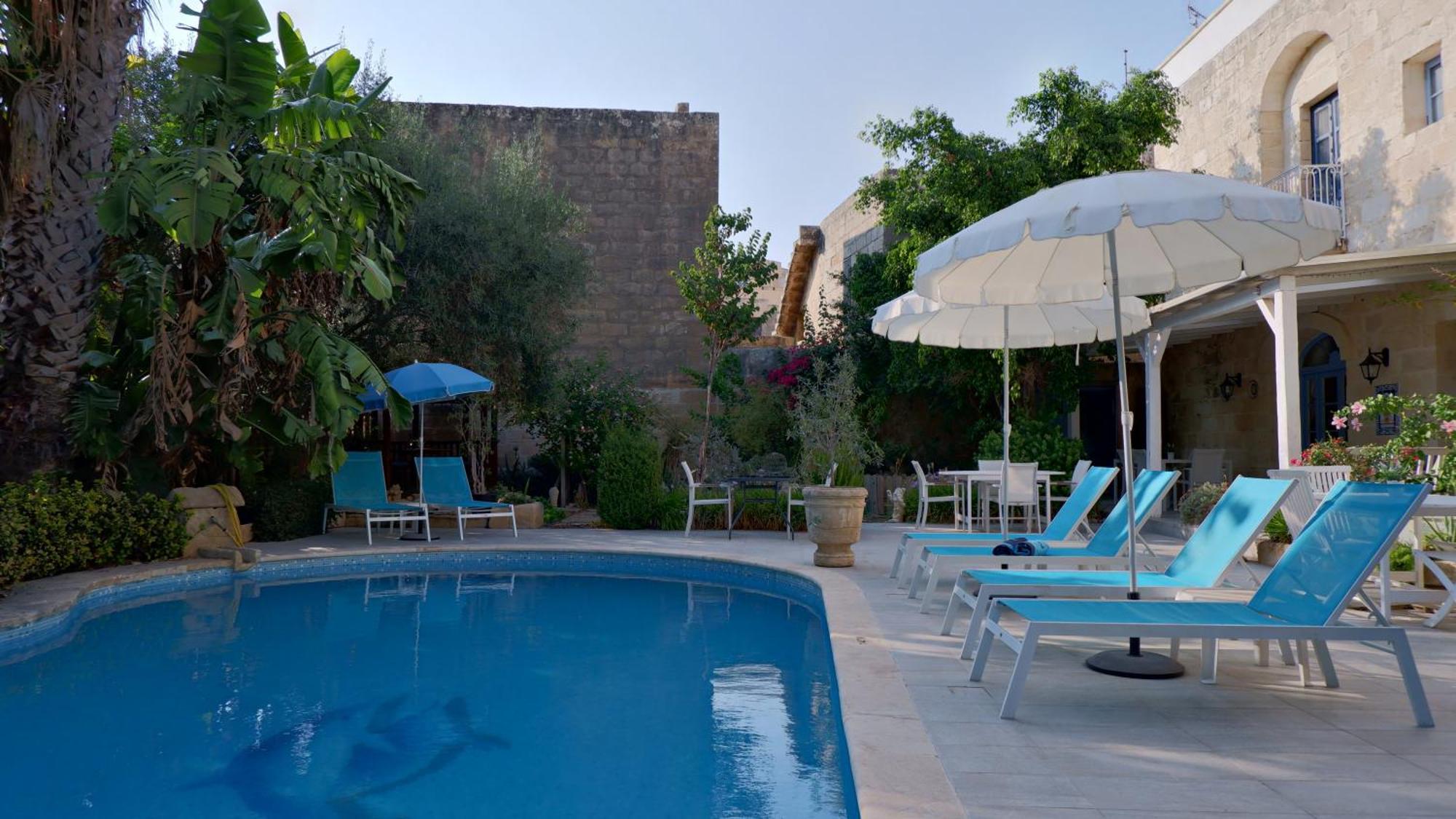 Village Knights Accommodation Żebbuġ Buitenkant foto