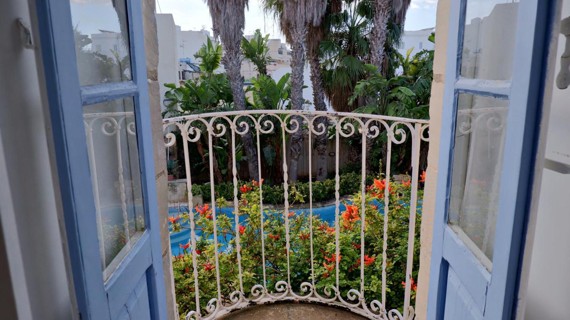 Village Knights Accommodation Żebbuġ Buitenkant foto